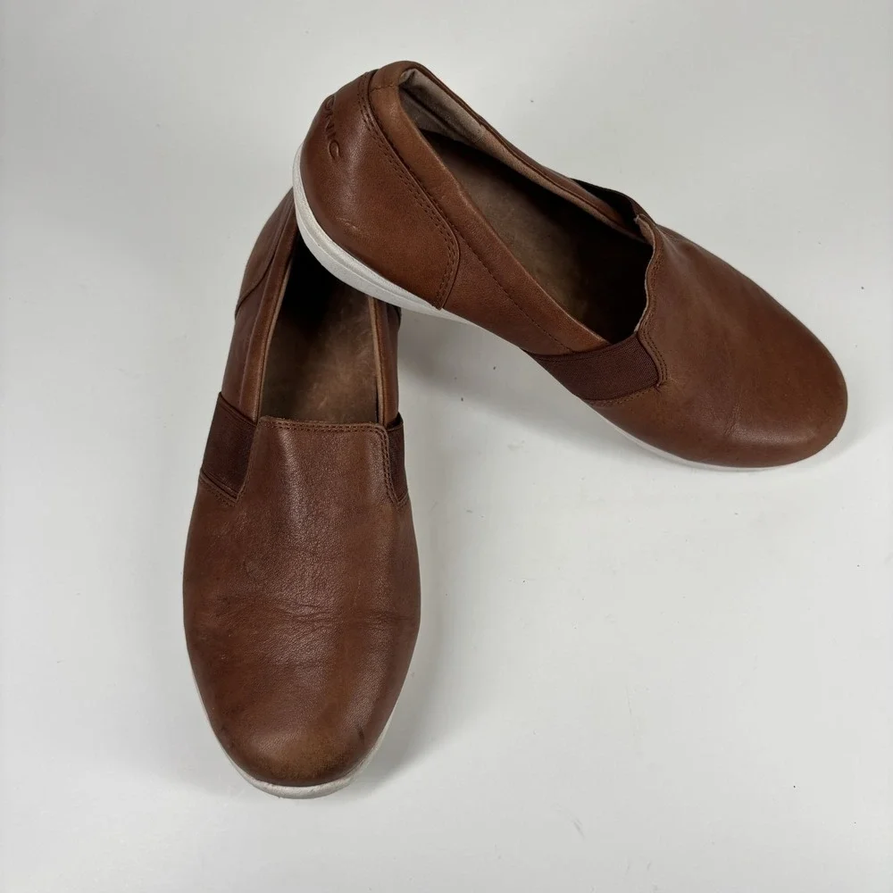 Vionic Magnolia Gianna Women's US 7.5 Tan Leather Comfort Slip-On Flat Loafers